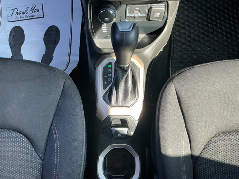 Used 2016 Jeep Renegade 75th Anniversary image 22