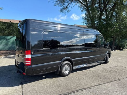 Used 2017 Mercedes-Benz Sprinter 2500 image 8