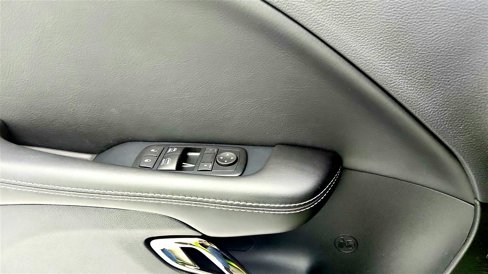 Used 2015 Dodge Challenger SRT Hellcat image 41