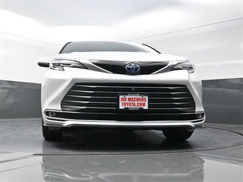 New 2025 Toyota Sienna Platinum image 26