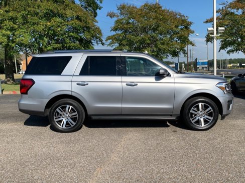 Used 2024 Ford Expedition Limited image 2