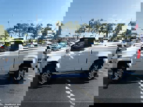 Used 2022 Chevrolet Colorado LT w/ Fleet Safety Package image 10