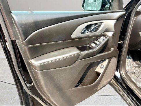 Used 2019 Chevrolet Traverse LT image 7