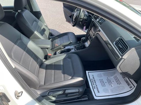 Used 2016 Volkswagen Passat 1.8T SE w/ Lighting Package (P06) image 28
