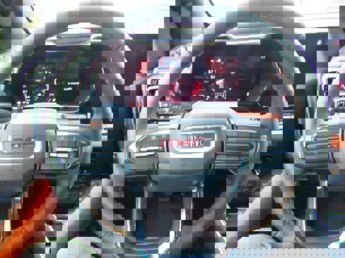 New 2025 GMC Canyon AT4 image 21