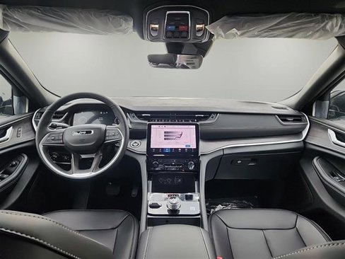 New 2025 Jeep Grand Cherokee Limited image 6