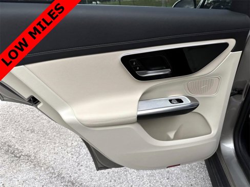 Used 2024 Mercedes-Benz GLC 300 image 11