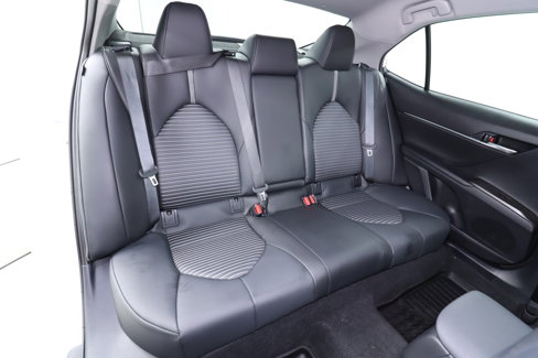 Used 2024 Toyota Camry SE image 19