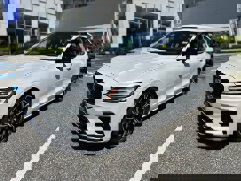 Certified 2024 Volvo S60 B5 Core image 1
