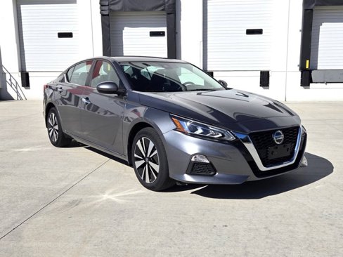 Used 2022 Nissan Altima 2.5 SV image 3