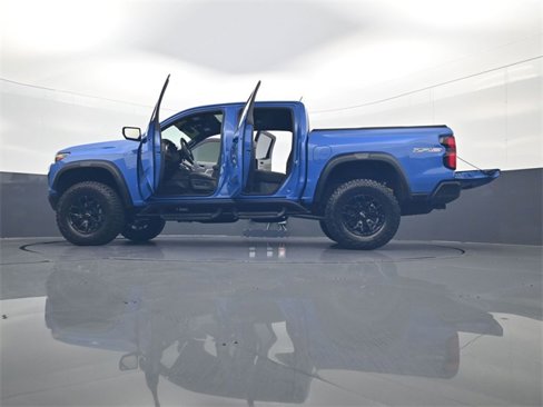Used 2025 Chevrolet Colorado ZR2 w/ Technology Package image 34