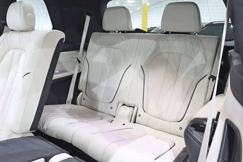 Used 2025 BMW X7 xDrive40i w/ M Sport Package image 36