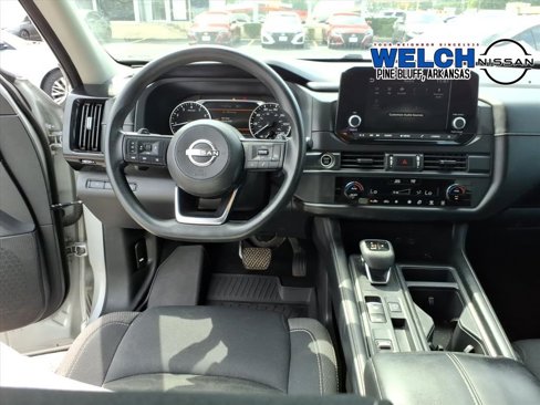 Used 2023 Nissan Pathfinder S image 8