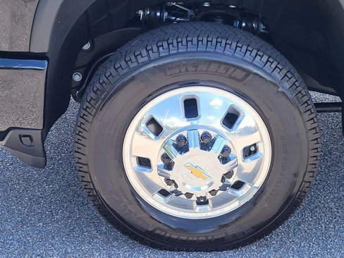 New 2025 Chevrolet Silverado 3500 High Country w/ High Country Premium Package image 8