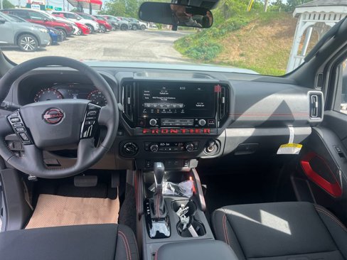 New 2025 Nissan Frontier PRO-4X w/ Pro Convenience Package image 13
