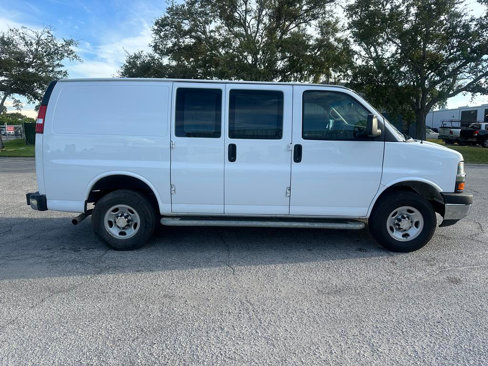 Used 2022 Chevrolet Express 2500 w/ Driver Convenience Package image 6