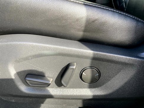 Used 2024 Ford Edge Titanium image 12