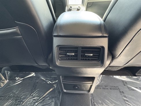 Used 2024 Ford Edge SEL image 45