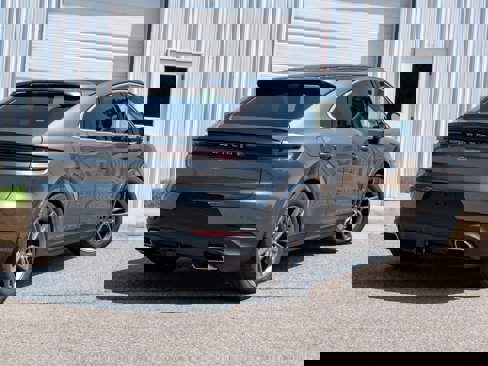 New 2025 Porsche Cayenne Coupe image 7