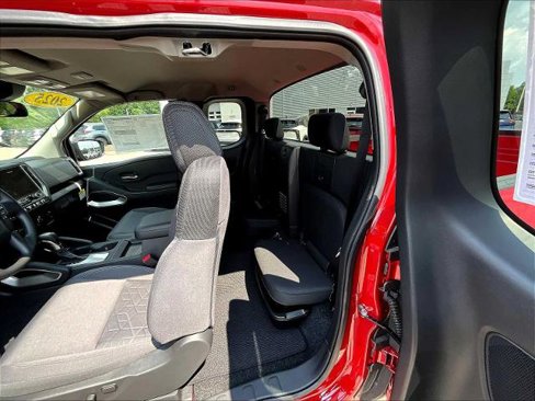 Certified 2025 Nissan Frontier SV image 15