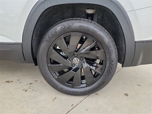 New 2026 Volkswagen Atlas SE image 29