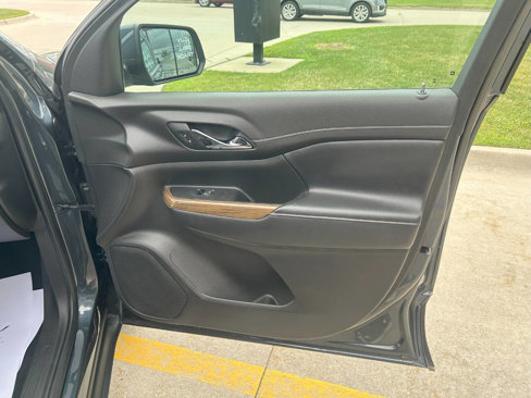 Used 2020 GMC Acadia SLE image 36