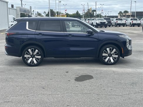 New 2025 Mitsubishi Outlander SE image 6