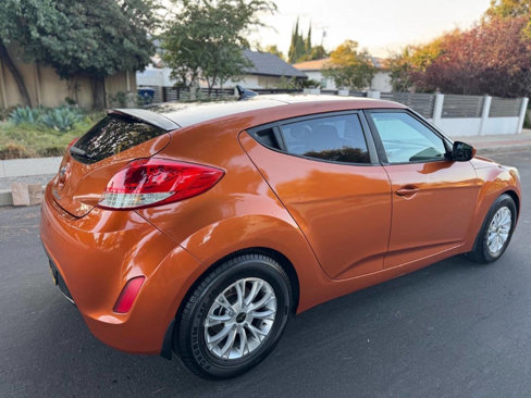 Used 2012 Hyundai Veloster image 4