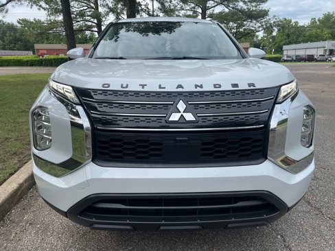 Used 2022 Mitsubishi Outlander ES image 8