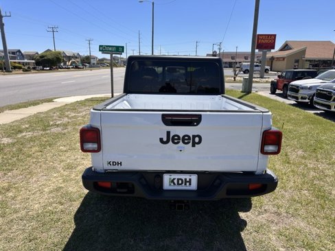 New 2025 Jeep Gladiator Sport image 6