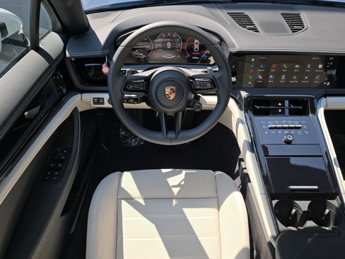 New 2025 Porsche Panamera 4 image 18