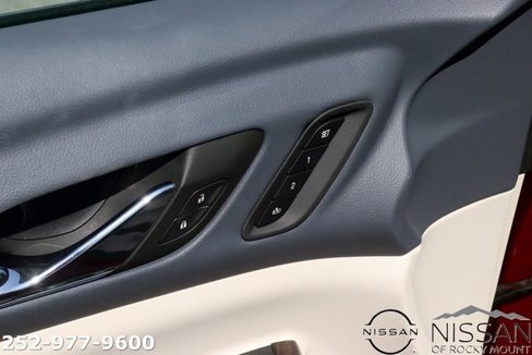 Used 2023 GMC Acadia Denali w/ Denali Ultimate Package image 10