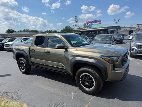 Used 2024 Toyota Tacoma TRD Off-Road image 2
