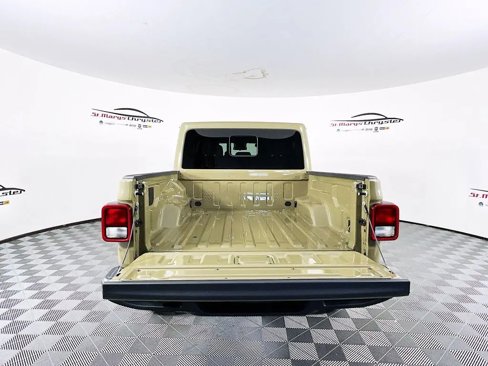 New 2025 Jeep Gladiator Sport image 25