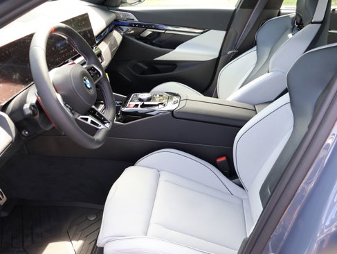 New 2026 BMW M5 w/ Carbon Package image 46