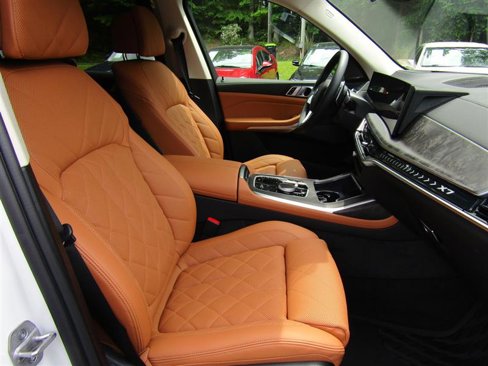 Used 2024 BMW X7 xDrive40i w/ Premium Package image 46