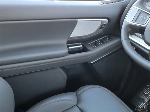 New 2025 Ford Expedition Active image 23