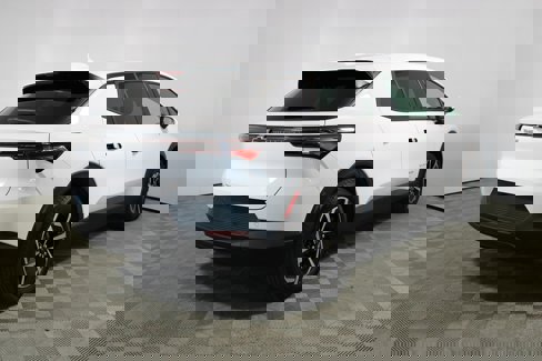 Used 2025 Chevrolet Equinox EV LT w/ LPO, All-Weather Mat Package image 43