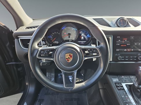 Used 2018 Porsche Macan S image 12