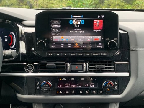 Used 2024 Nissan Pathfinder Platinum image 18