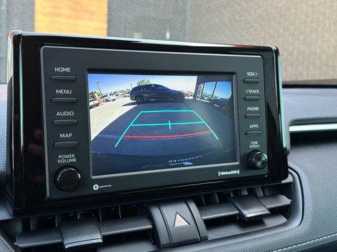 Used 2022 Toyota RAV4 LE image 21