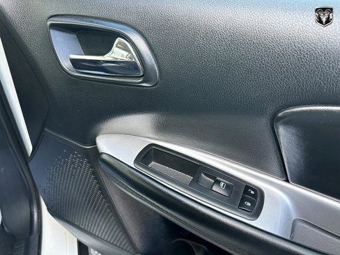 Used 2018 Dodge Journey SXT w/ Connectivity Group image 27