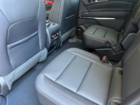New 2025 Chevrolet Traverse Z71 image 13
