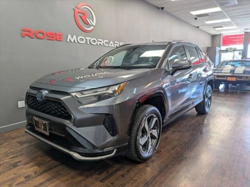 Used 2022 Toyota RAV4 SE w/ Carpet Mat Package (TMS) image 1