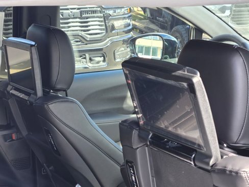 New 2026 Chrysler Pacifica Select image 9