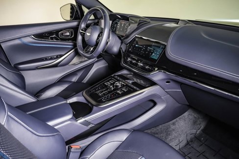 Used 2025 Aston Martin DBX 707 image 17
