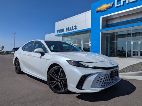 Used 2025 Toyota Camry XSE image 1