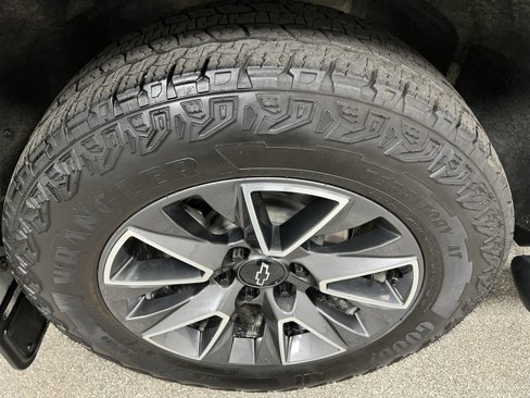 Used 2024 Chevrolet Tahoe Z71 image 21