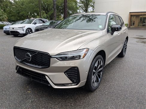 New 2026 Volvo XC60 B5 Plus w/ Climate Package image 8