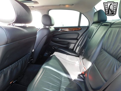 Used 2004 Jaguar XJ8 image 12
